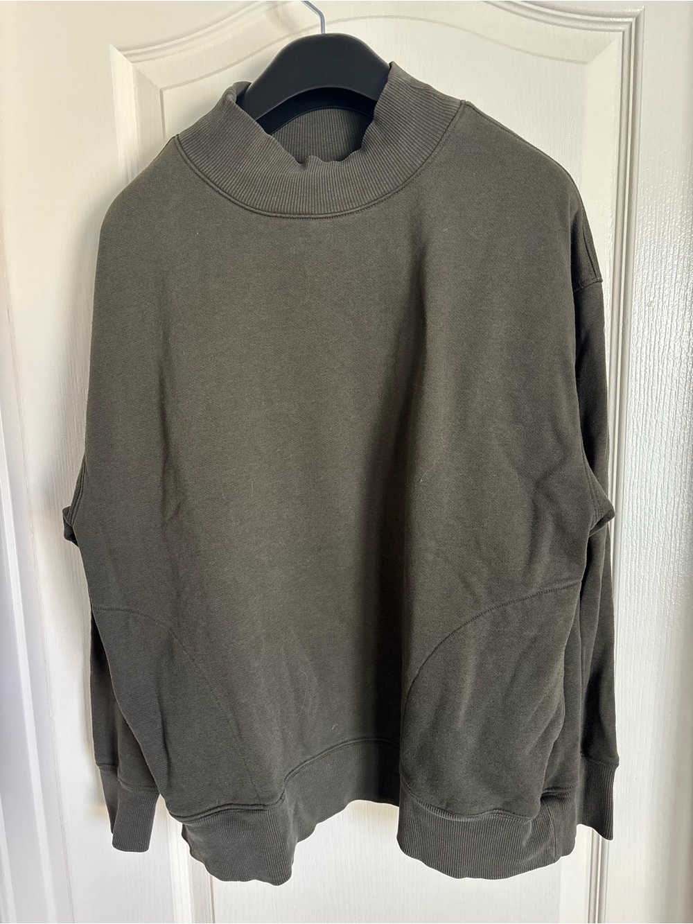 ALO Yoga Green Pullover - medium